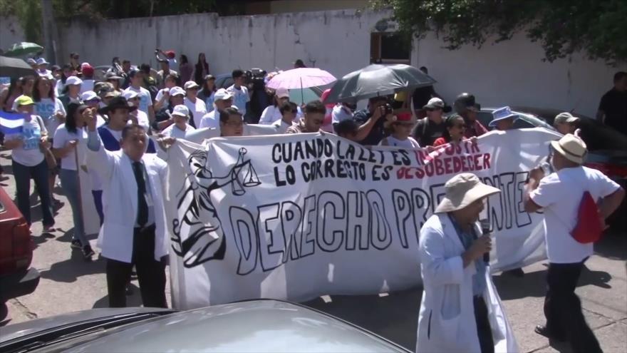 Decenas de hondureños protestan contra el nuevo Código Penal