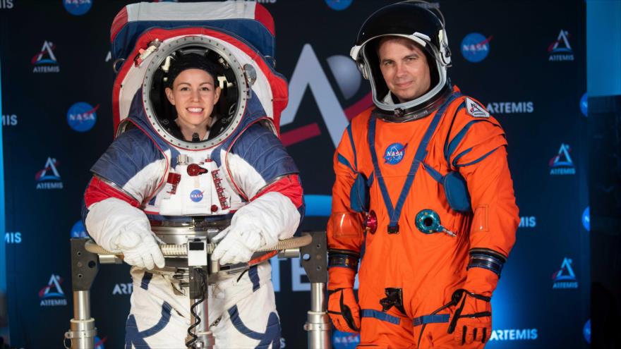 NASA exhibe trajes que serán usados en un futuro viaje a la Luna | HISPANTV