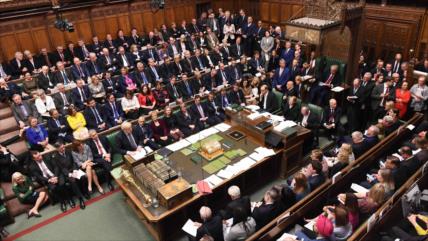 Parlamento británico aprueba enmienda y voto del Brexit se aplaza