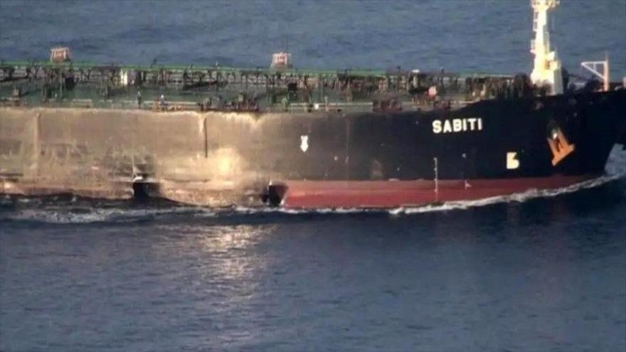 Daños causados al petrolero iraní Sabiti por un ataque en el mar Rojo perpetrado el 11 de octubre de 2019. (Foto: AFP)
