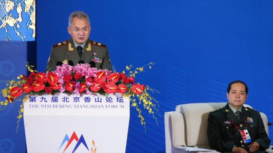 El ministro ruso de Defensa, Serguéi Shoigú, pronuncia un discurso en un foro en Pekín, China, 21 de octubre de 2019.