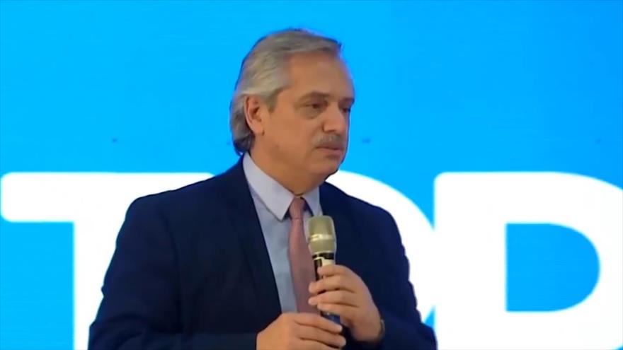 Fernández promete defender la universidad pública argentina