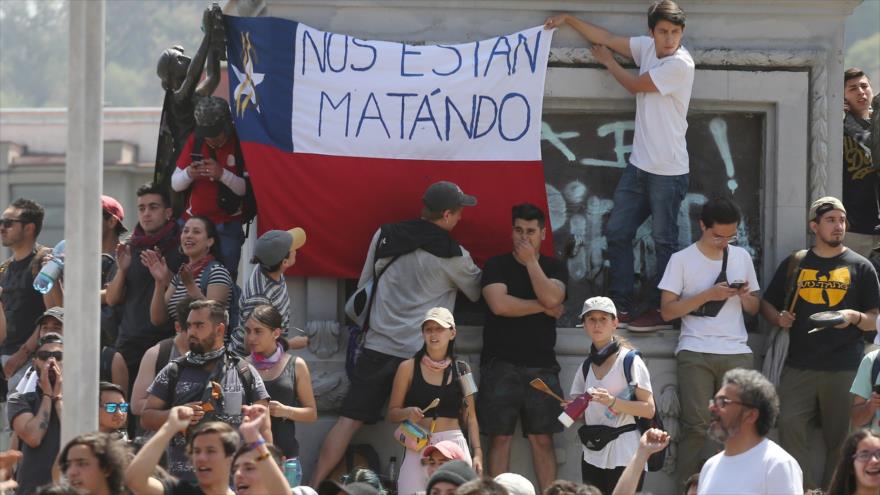 Chilenos vuelven a tomar calles en rechazo a políticas de Gobierno