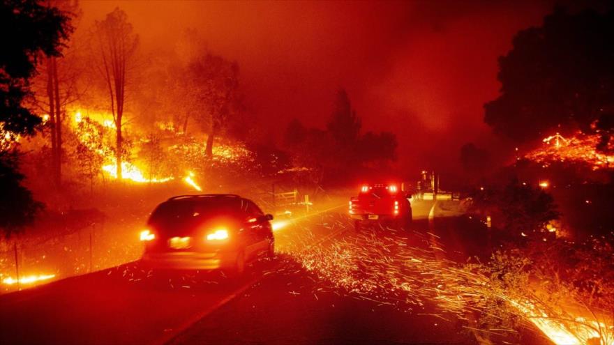 Un incendio afecta a casi un millón de personas en California | HISPANTV