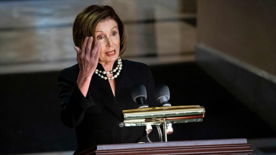 La presidenta de la Cámara de Representantes de EE.UU., Nancy Pelosi, habla en acto funerario celebrado en el Capitolio en Washington DC, 24 de octubre de 2019. (Foto: AFP)