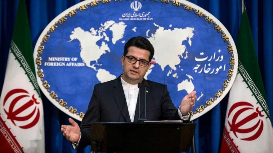 Portavoz de la Cancillería de Irán, Abás Musavi, ofrece una rueda de prensa.