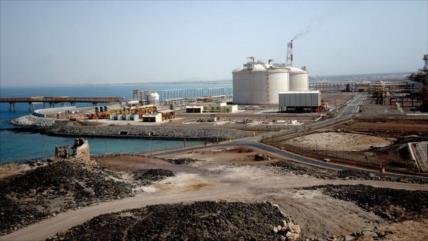 “EAU usa planta de gas de Total como prisión secreta en Yemen”