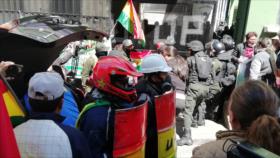 Oposición boliviana asedia televisora estatal ‘como en la dictadura’