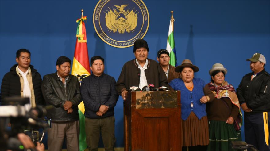 El presidente de Bolivia, Evo Morales, habla en una rueda de prensa, en La Paz, Bolivia, 10 de noviembre de 2019. (Foto: ABI)