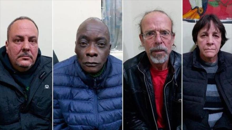 Los 4 colaboradores de la salud cubanos detenidos en Bolivia acusados de financiar protestas contra el gobierno de facto.