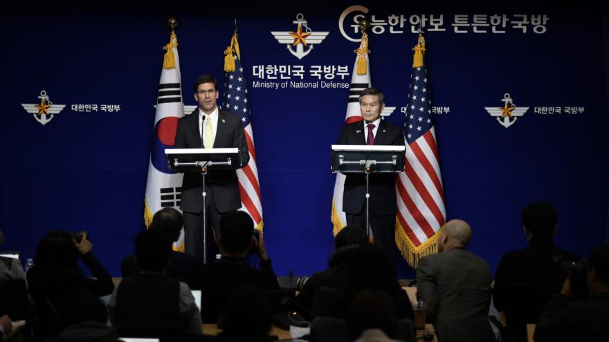 El Secretario de Defensa de EE.UU., Mark Esper (izq.) y el ministro de Defensa de Corea del Sur, Jeong Kyeong-doo, Seúl, 15 de noviembre de 2019. (Foto: AFP)