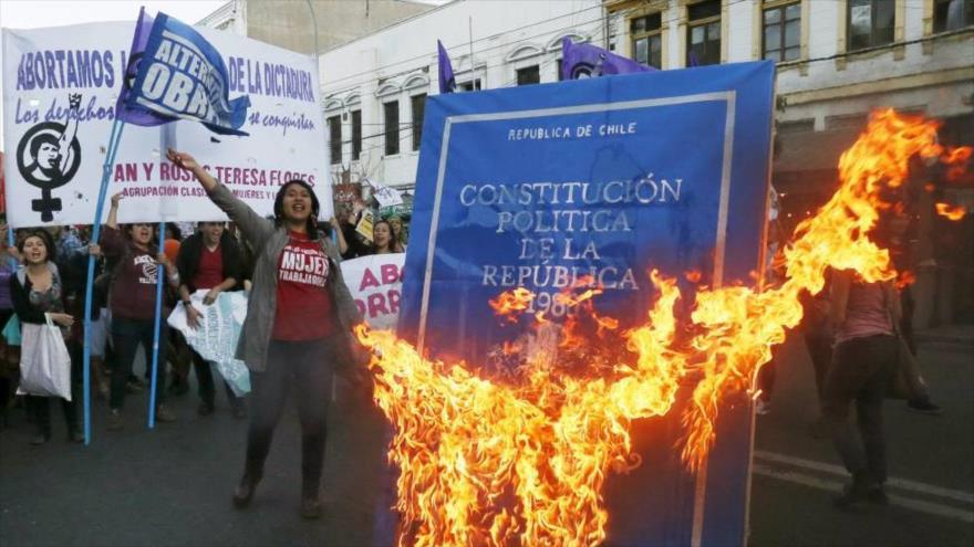 Vídeo: La Constitución chilena, la causa de la turbulencia