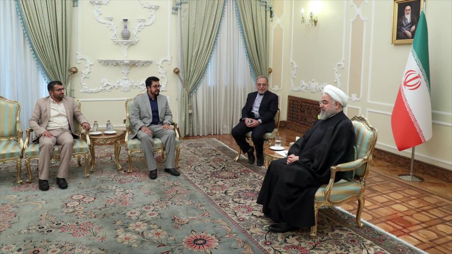 El mandatario persa, Hasan Rohani, reunido con el nuevo embajador de Yemen, Ibrahim Mohammed bin Mohammed al-Dulaimi, 19 de noviembre de 2019.