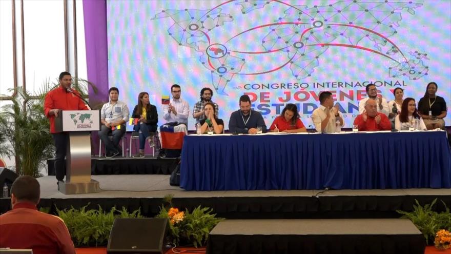 Jóvenes de 28 países se solidarizan con Maduro en Venezuela