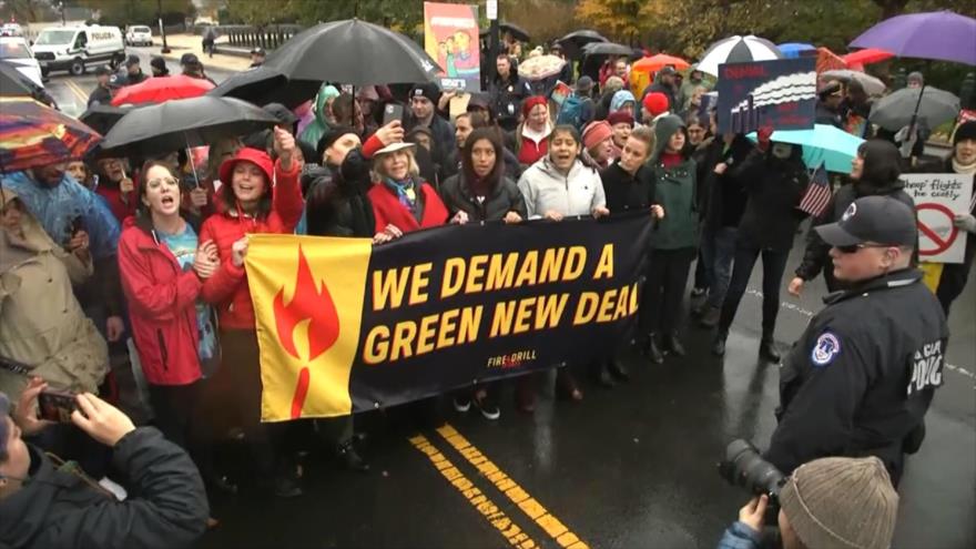 38 arrestados en una protesta por el cambio climático en EEUU