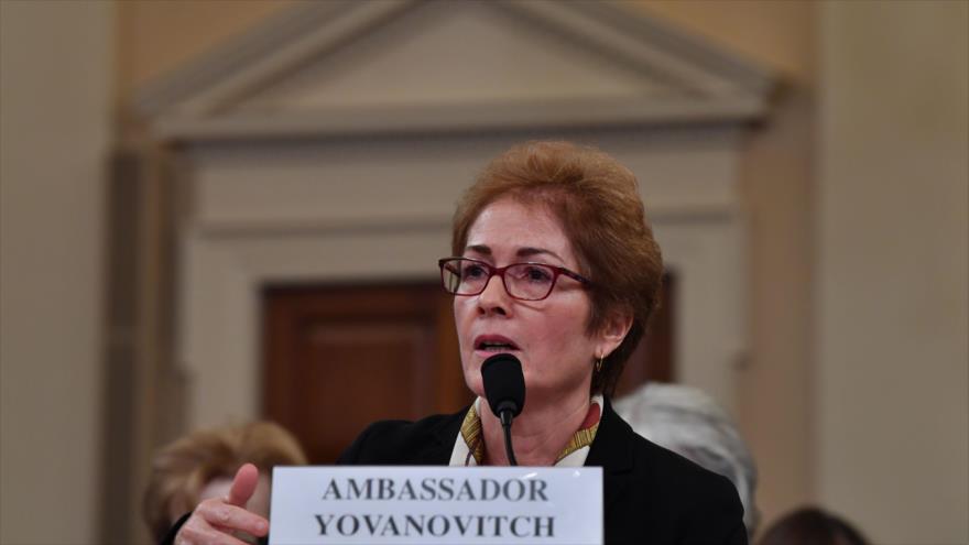La exembajadora de EE.UU. en Ucrania, Marie Yovanovitch, en el comité del Congreso sobre el proceso del juicio político de Donald Trump, 15 de noviembre de 2019.
