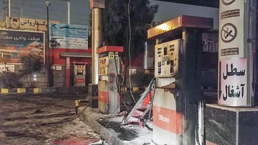 Una gasolinera en la ciudad iraní de Shiraz (sur) tras un ataque de un grupo de alborotadores, 17 de noviembre de 2019. (Foto: Farsnews)