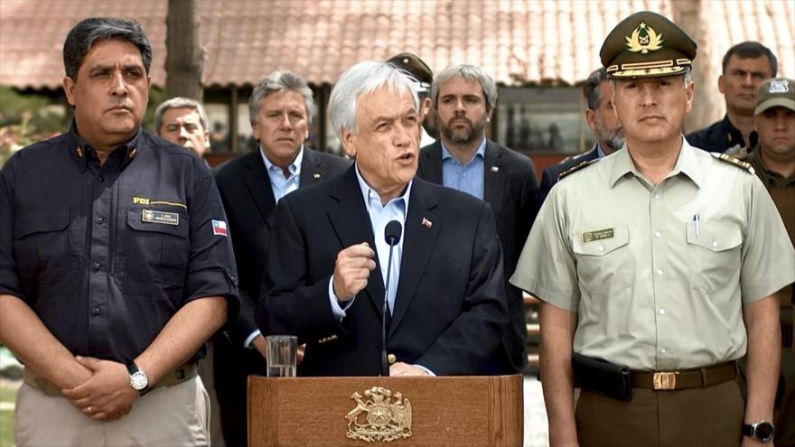 Piñera busca sacar militares a las calles en medio de represiones