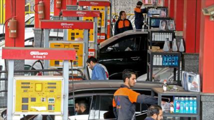 Consumo de gasolina se reduce casi 20% en Irán tras racionamiento