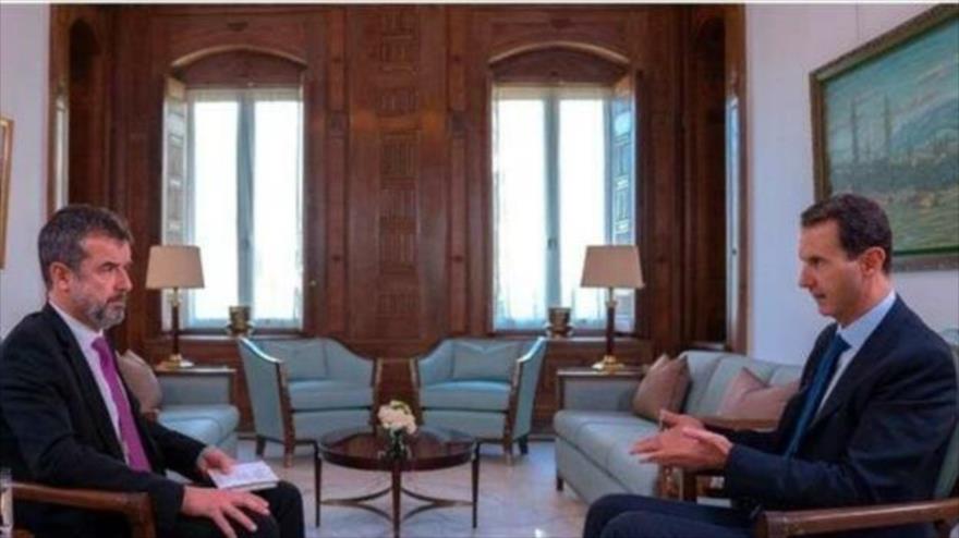 El presidente de Siria, Bashar al-Asad (dcha.), ofrece una entrevista a la revista francesa Paris Match publicada el 28 de noviembre de 2019. (Foto: SANA)