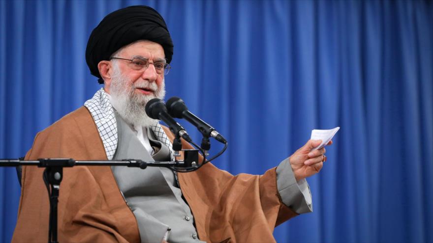 El Líder de la Revolución Islámica de Irán, el ayatolá Seyed Ali Jamenei, en un encuentro en Teherán, 27 de noviembre de 2019. (Foto: Khamenei.ir)