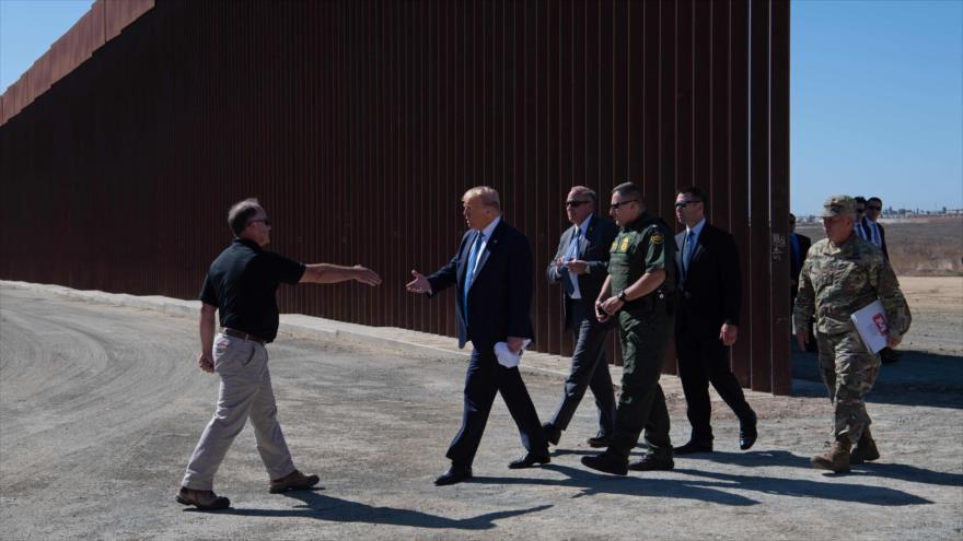Trump dijo que “no se puede subir” su muro fronterizo, ¡vean cómo! | HISPANTV