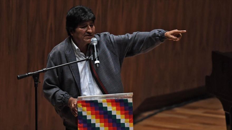 El depuesto presidente de Bolivia, Evo Morales, pronuncia un discurso en México, 26 de noviembre de 2019. (Foto: AFP)

