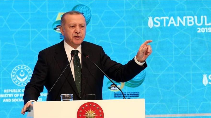 El presidente turco, Recep Tayyip Erdogan, en una cumbre de la Organización de Cooperación Islámica (OCI) en Estambul, 9 de diciembre de 2019.
