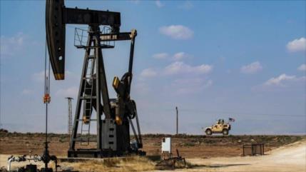 Congresista tacha de robo el control de EEUU de petróleo en Siria