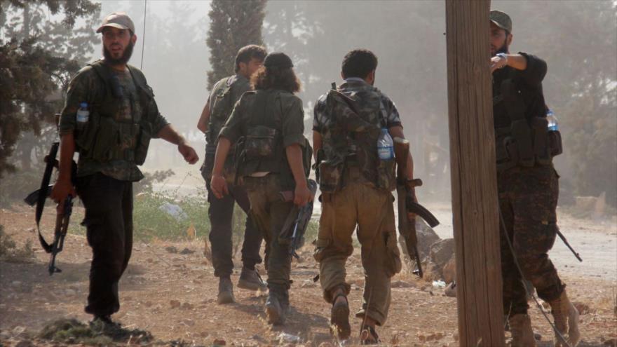 Terroristas de la banda extremista Frente Al-Nusra (autoproclamado Frente Fath Al-Sham) en el norte de Siria. 