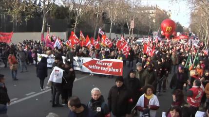 Se manifiestan en Francia contra reforma de pensiones de Macron