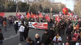 Se manifiestan en Francia contra reforma de pensiones de Macron
