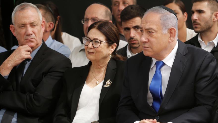 El premier israelí, Benjamín Netanyahu, y Benny Gantz, el dirigente del partido Azul y Blanco, en una ceremonia en Al-Quds (Jerusalén), 19 de septiembre de 2019.