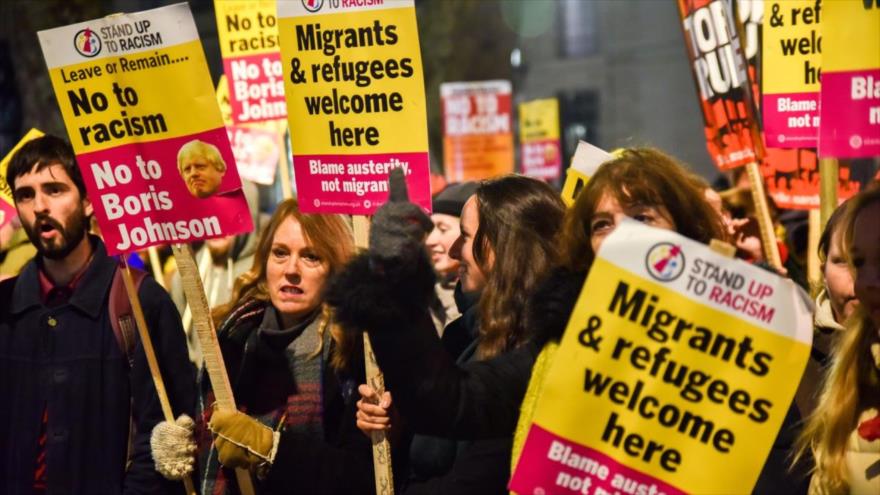 “No es mi premier”; así protestan los británicos contra Johnson