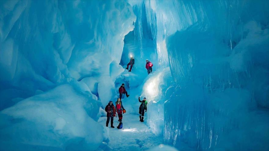 Encuentran el lugar más profundo debajo de un glaciar.