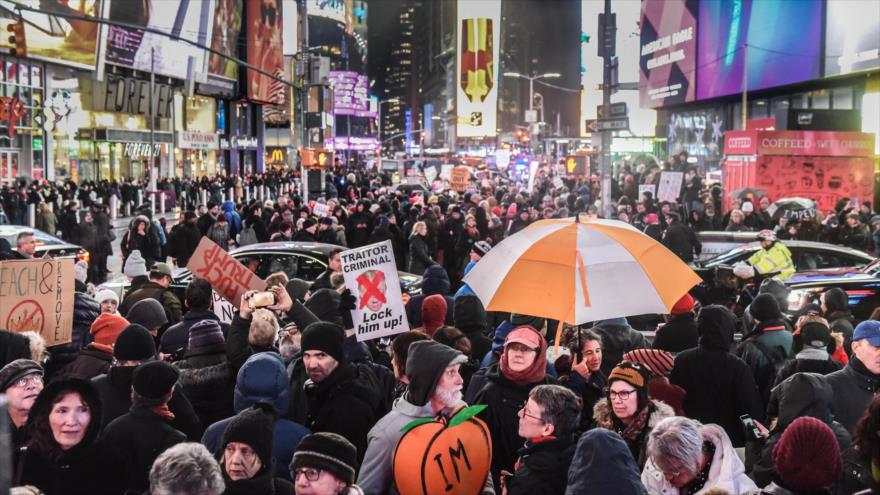 Miles de personas piden impeachment de Trump en Nueva York