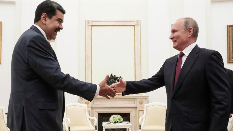 El presidente de Venezuela, Nicolás Maduro (izda.), se reúne con su par de Rusia, Vladimir Putin, en Moscú, 25 de septiembre de 2019.