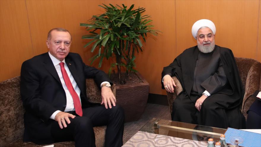 Los presidentes de Irán y Turquía, Hasan Rohani (dcha.) y Recep Tayyip Erdogan, en Kuala Lumpur, Malasia, 19 de diciembre de 2019. (Foto: president.ir)