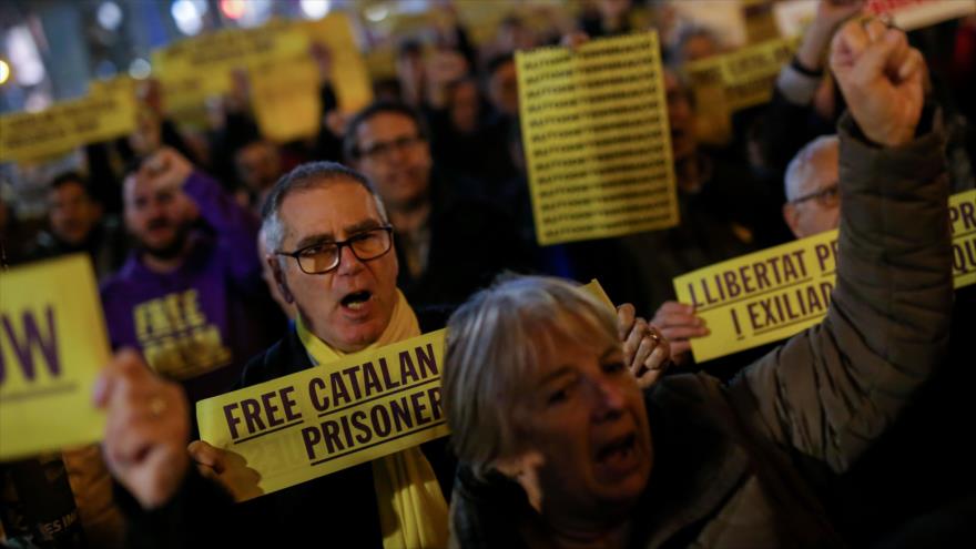 Catalanes piden liberación de líderes independentistas encarcelados | HISPANTV