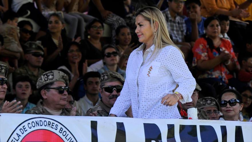 La autoproclamada presidenta interina de Bolivia, Jeanine Áñez, asiste a un acto en Yacuiba, 14 de diciembre de 2019. (Foto: AFP)