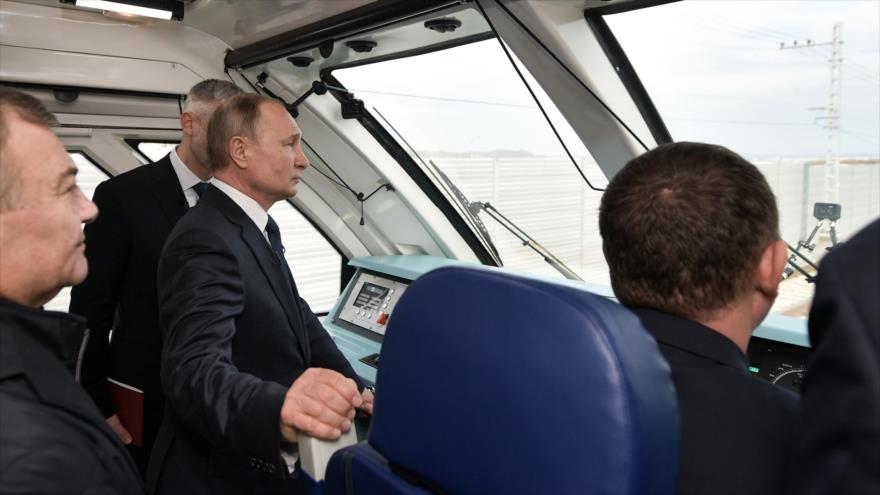 Vídeo: Putin amarra Crimea a Rusia con la primera conexión en tren | HISPANTV