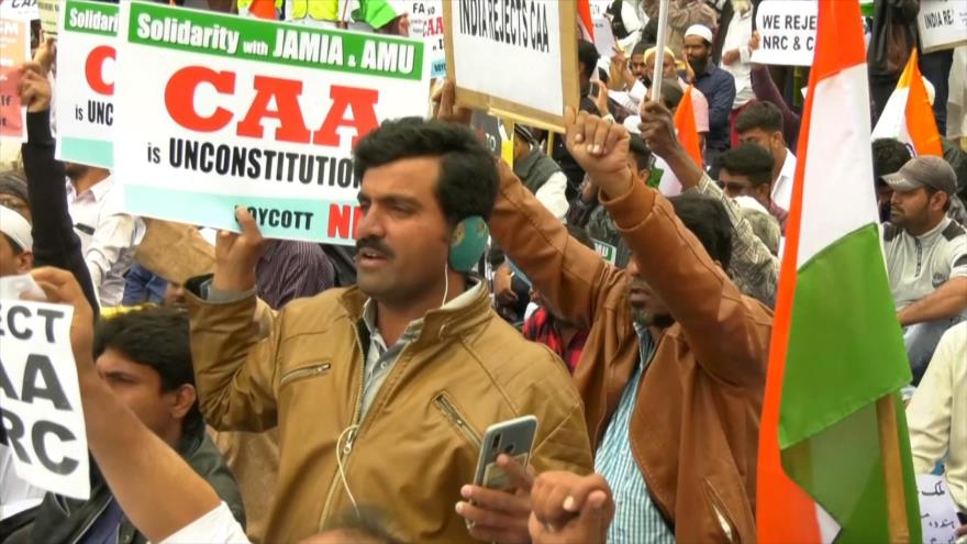 Indios vuelven a protestar contra polémica ley de ciudadanía | HISPANTV