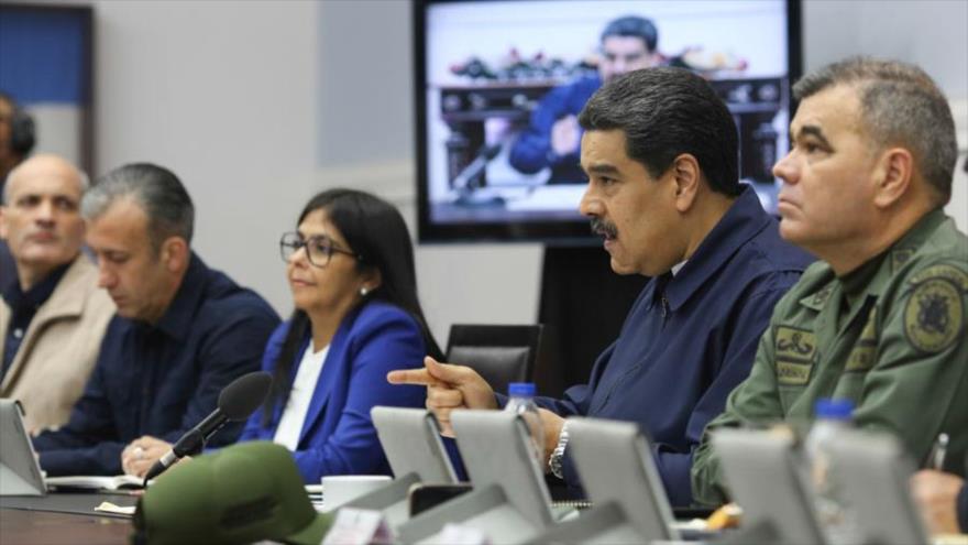 Maduro llama a “máxima unión cívico-militar” ante asaltantes
