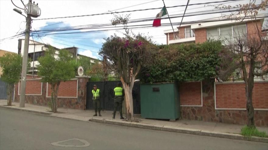 México ve “sin precedentes” el asedio de su embajada en Bolivia