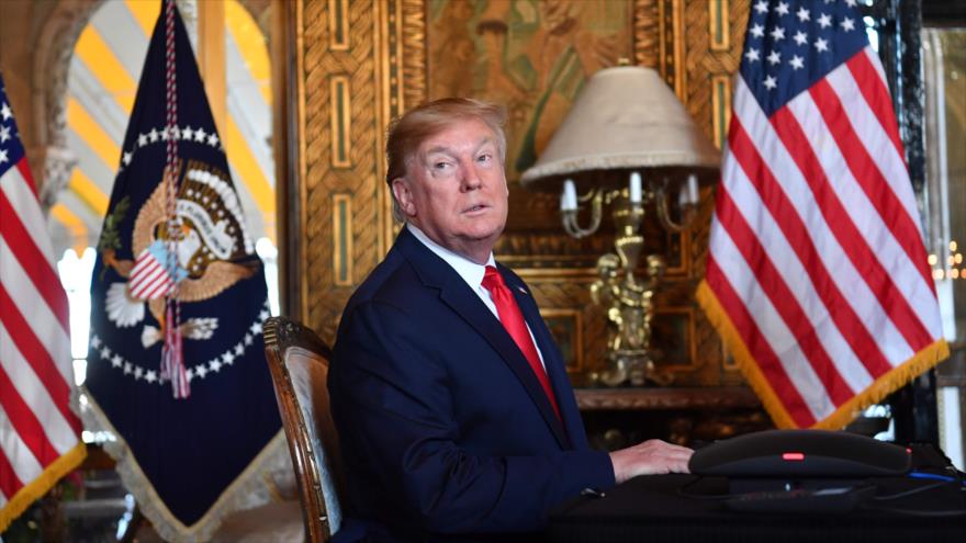 El presidente de EE.UU., Donald Trump, habla con los periodistas desde su residencia en Mar-a-Lago, Florida, 24 de diciembre de 2019. (Foto: AFP)