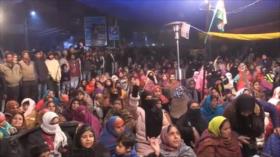 Mujeres indias lideran lucha contra polémica ley de ciudadanía