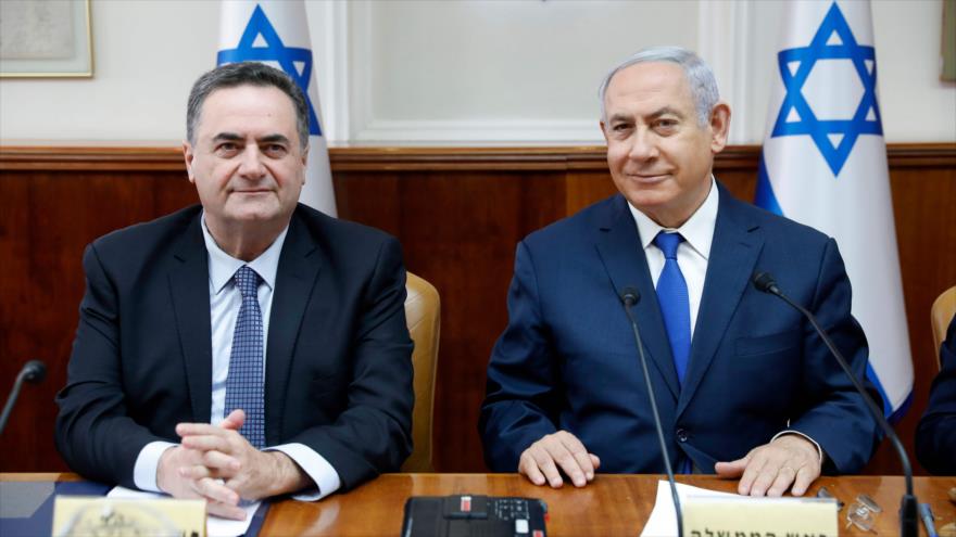 El canciller de Israel, Yisrael Katz, (izq.) y el primer ministro israelí, Benjamín Netanyahu, Al-Quds (Jerusalén), 24 de febrero de 2019. (Foto: AFP)