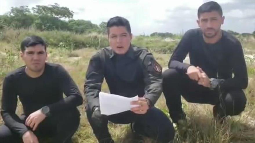 Vídeo: Tres desertores reivindican ataque a cuartel en Venezuela