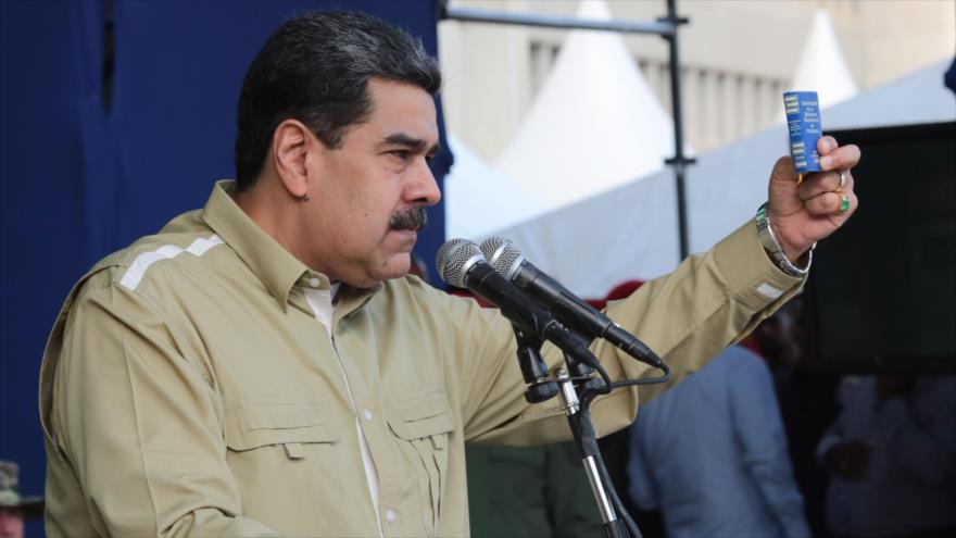 El presidente de Venezuela, Nicolás Maduro, ofrece un discurso en una ceremonia militar en Caracas (capital), 28 de diciembre de 2019. (Foto: AFP) 