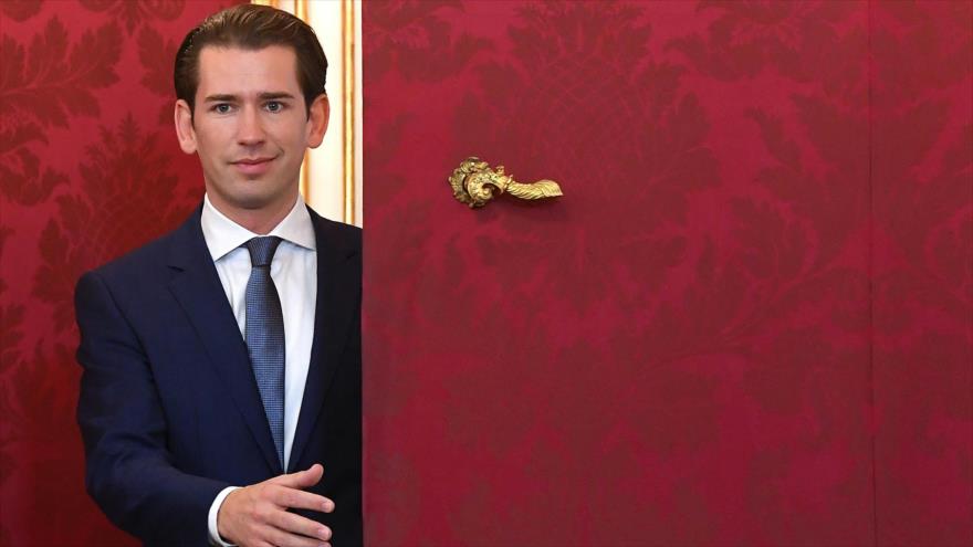 El recién elegido canciller de Austria, Sebastian Kurz, en el palacio Hofburg en Viena, 2 de octubre de 2019. (Foto: AFP)